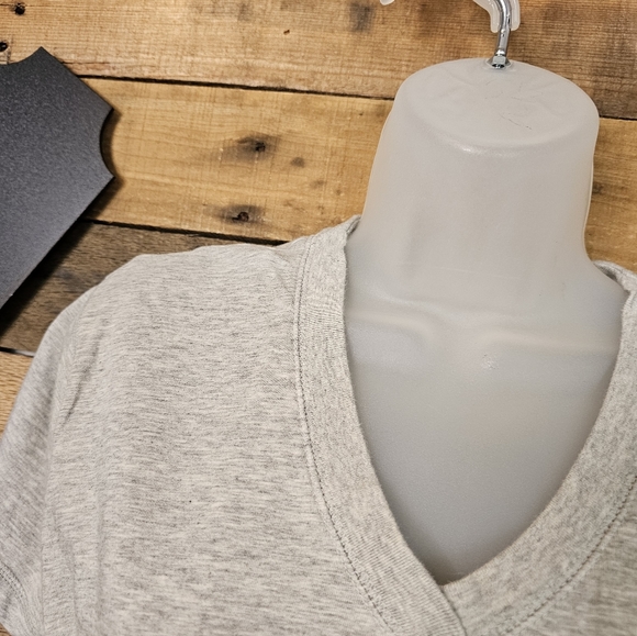 SALE-Nike women's Heather gray shirt sleeve top size L - Picture 3 of 11
